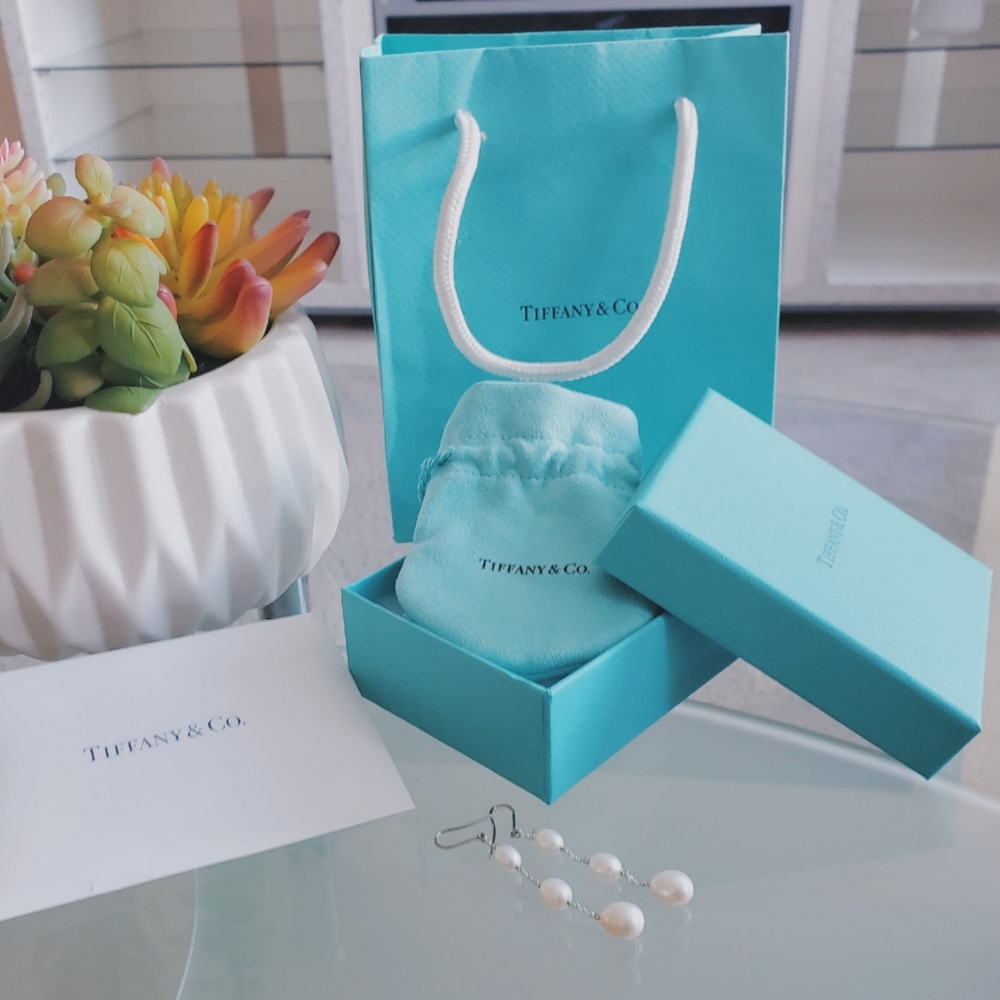 TIFFANY & CO. Elsa Peretti Pearls by the Yard Chain Earrings
